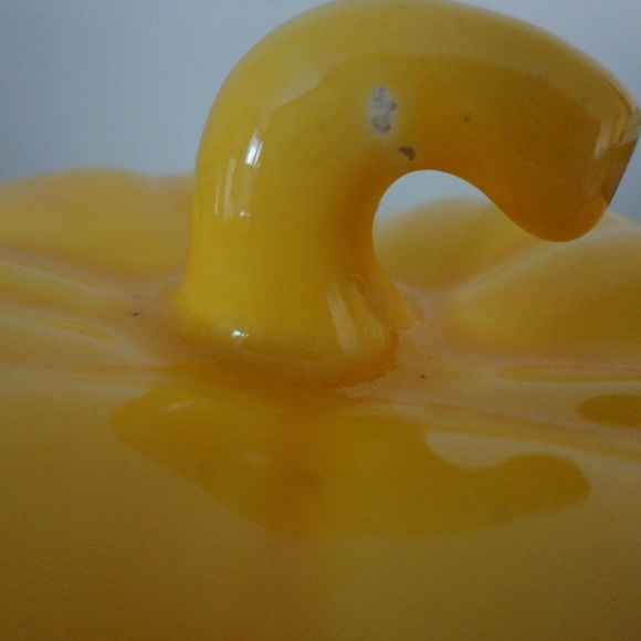 Vtg California Pottery Yellow Pepper bowl container Trinket box - Picture 3 of 6